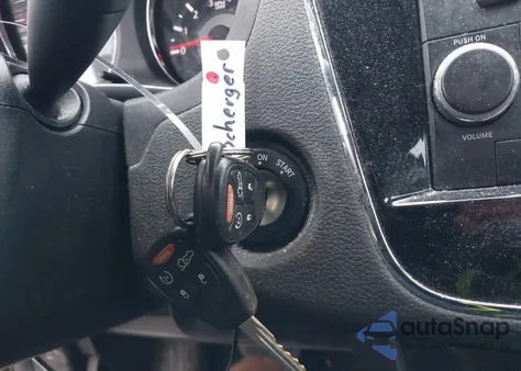 2013 Chrysler 200 Touring из США, поврежденный, VIN 1C3CCBBB2DN729063